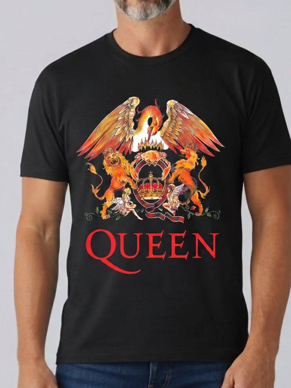 Mens Queen band  TShirt (LARGE)